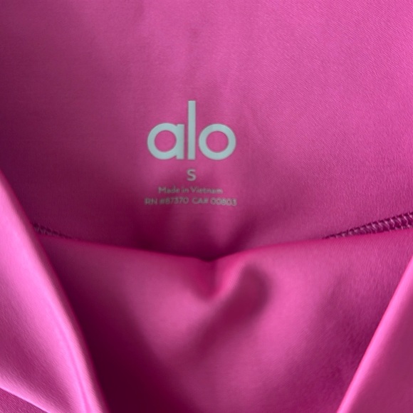 ALO Yoga Pink Women's Shorts - Picture 3 of 6